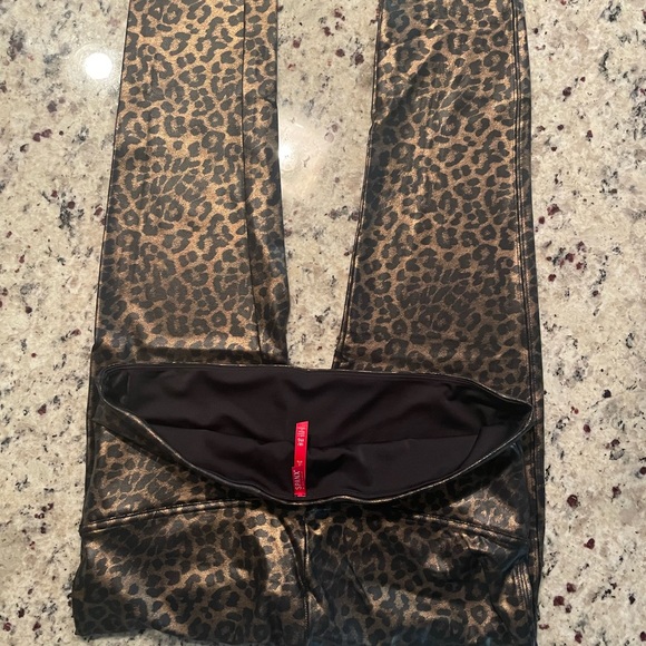 SPANX FAUX LEATHER LEGGING - Picture 3 of 4